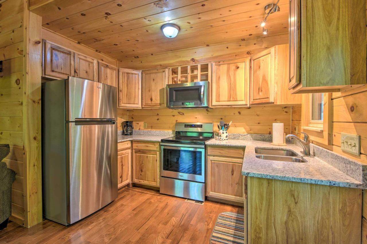 Murphy Cabin With Spacious Deck And Forest Views! ภายนอก รูปภาพ