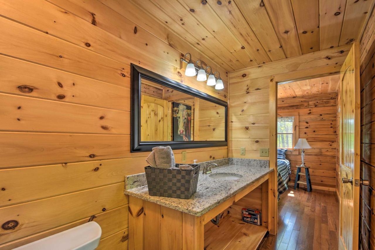 Murphy Cabin With Spacious Deck And Forest Views! ภายนอก รูปภาพ